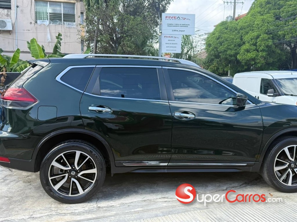 2020 Nissan Rogue SL — foto 2 / 12