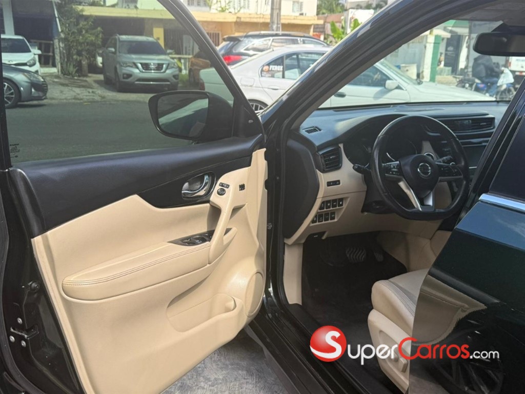 2020 Nissan Rogue SL — foto 5 / 12