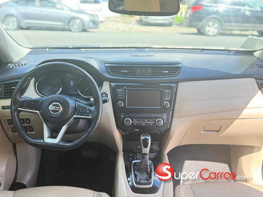 2020 Nissan Rogue SL — foto 9 / 12