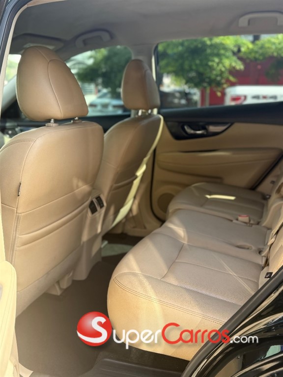 2020 Nissan Rogue SL — foto 10 / 12