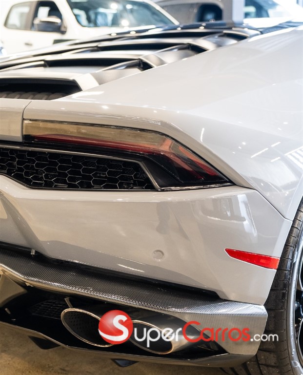 2016 Lamborghini Huracan Coupe — foto 9 / 12