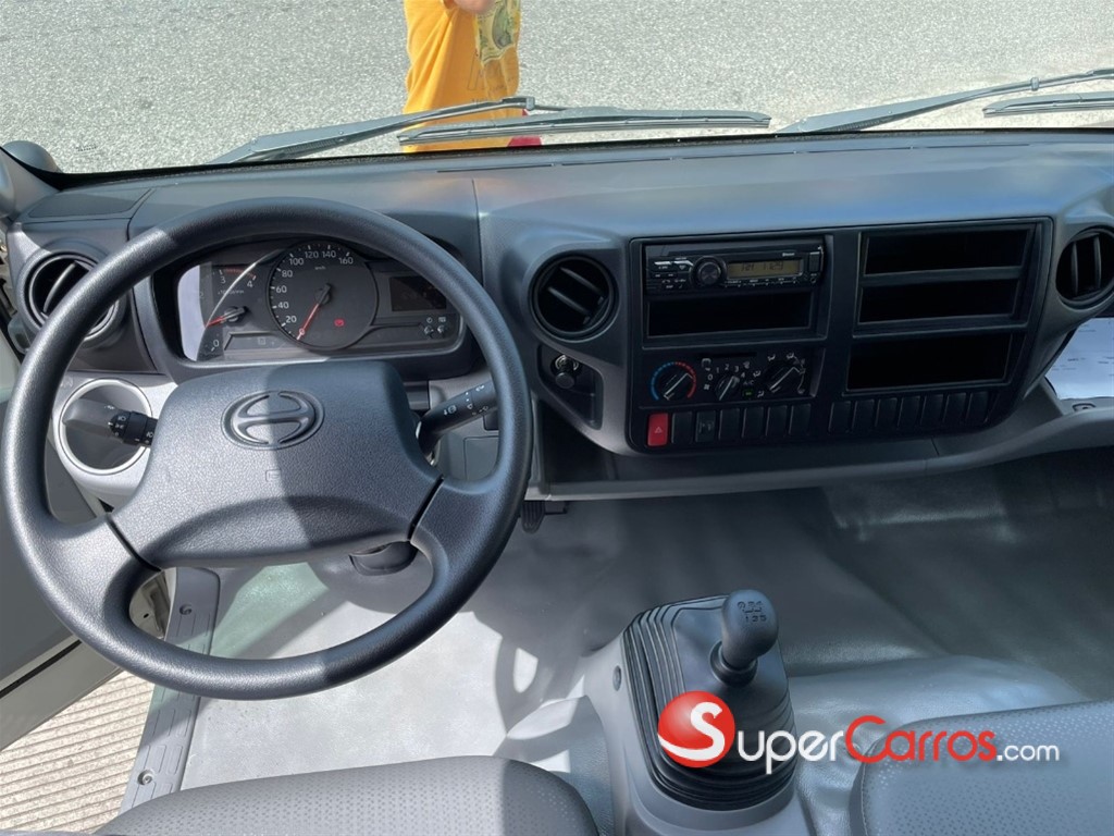 2025 Hino serie 300 XZU 600L — foto 5 / 9