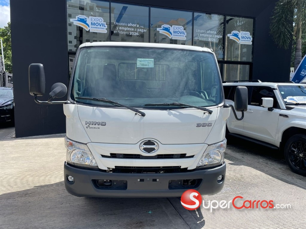 2025 Hino serie 300 XZU 710L — foto 4 / 9