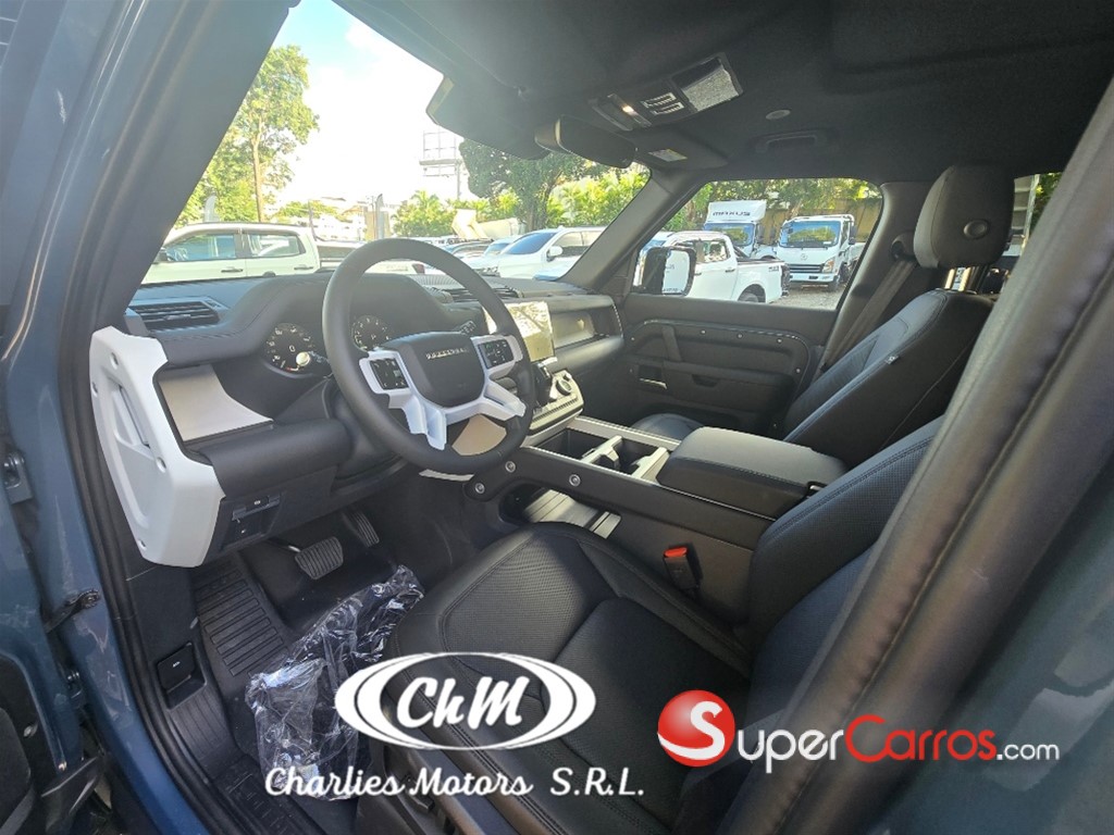 2025 Land Rover Defender 110 SE HYBRID — foto 5 / 12
