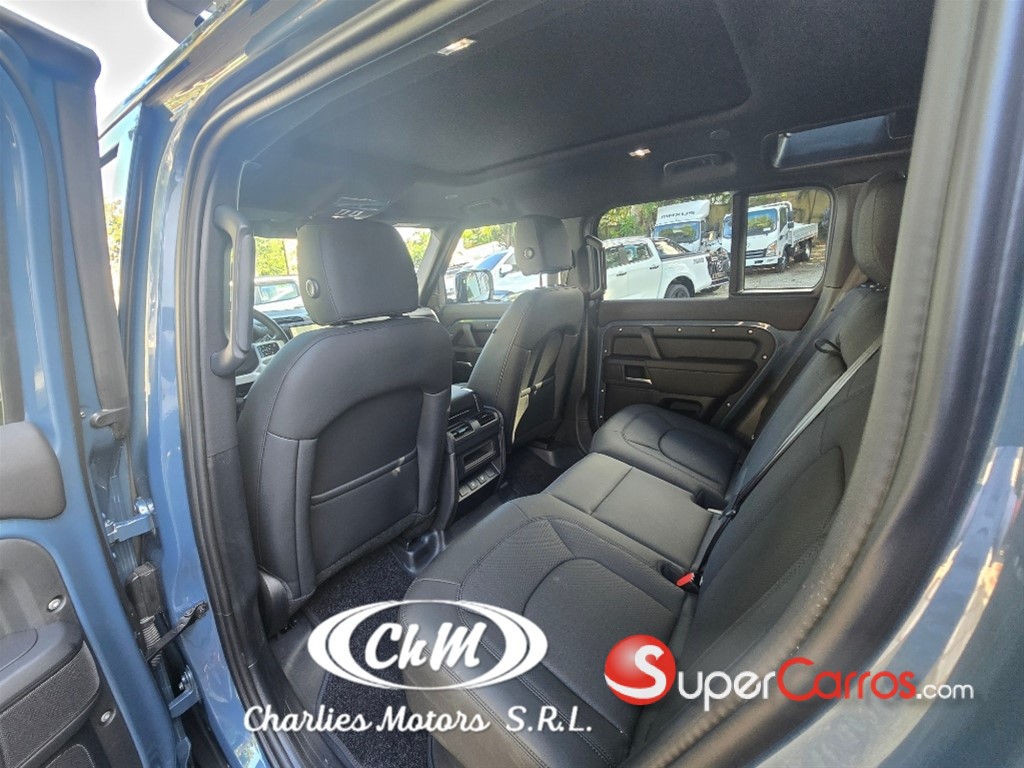 2025 Land Rover Defender 110 SE HYBRID — foto 6 / 12
