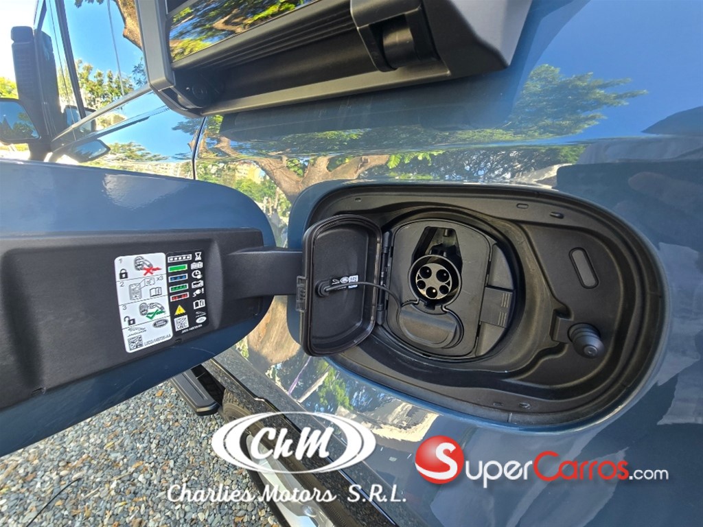 2025 Land Rover Defender 110 SE HYBRID — foto 9 / 12