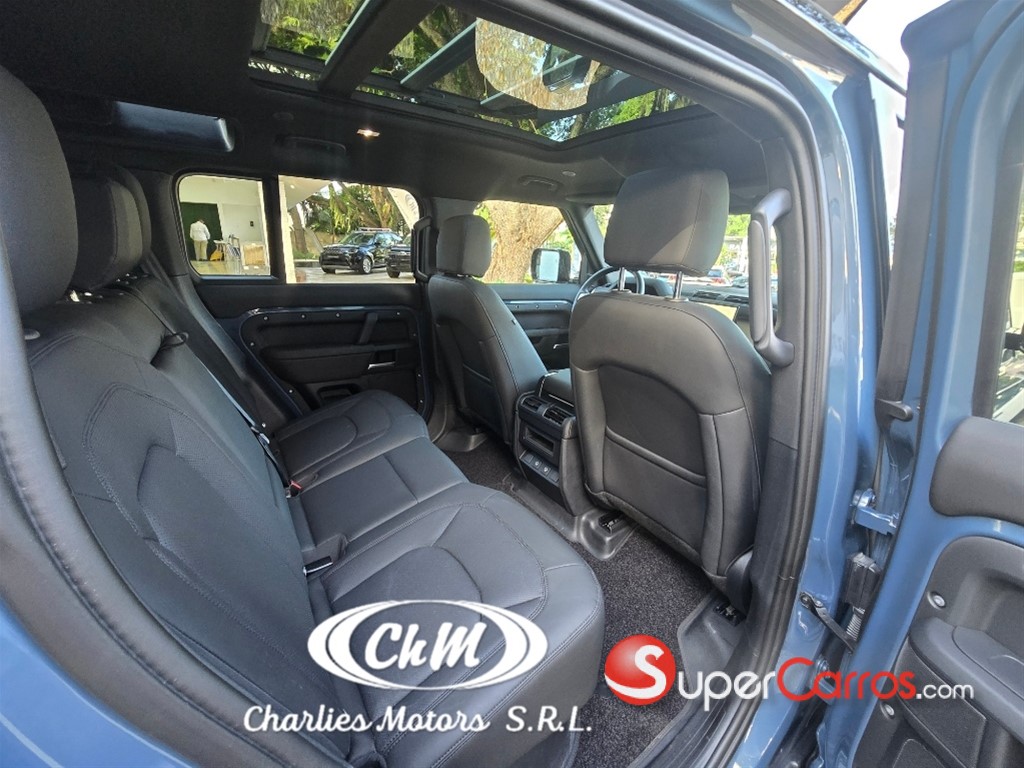 2025 Land Rover Defender 110 SE HYBRID — foto 11 / 12