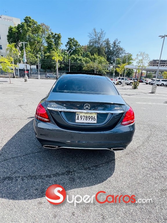 2016 Mercedes-Benz Clase C 300 4 Matic — foto 9 / 12