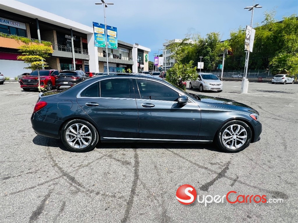 2016 Mercedes-Benz Clase C 300 4 Matic — foto 11 / 12