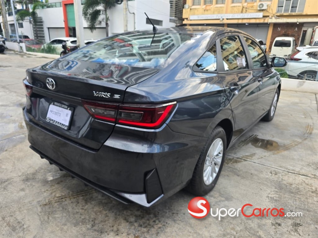 2024 Toyota Yaris — foto 4 / 10