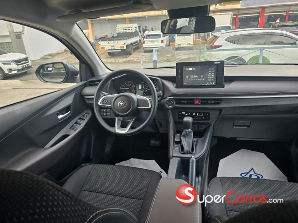 2024 Toyota Yaris — foto 8 / 10