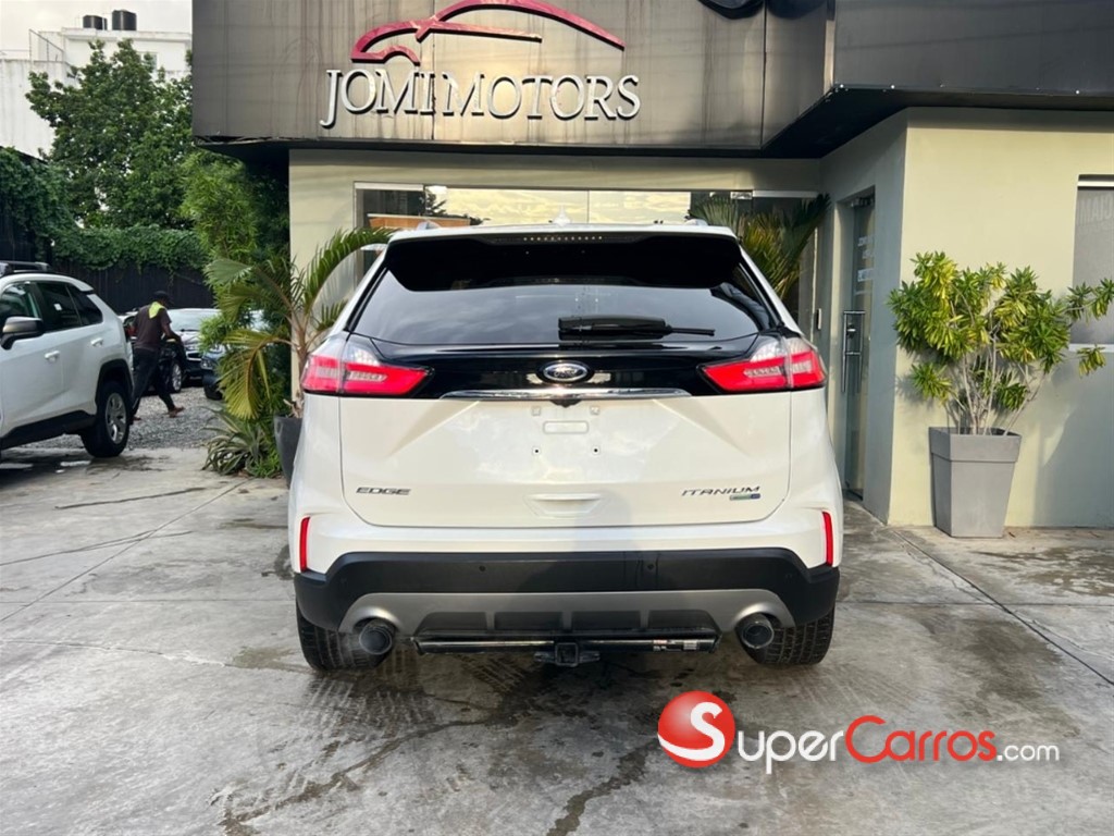 2020 Ford EDGE Titanium — foto 5 / 10