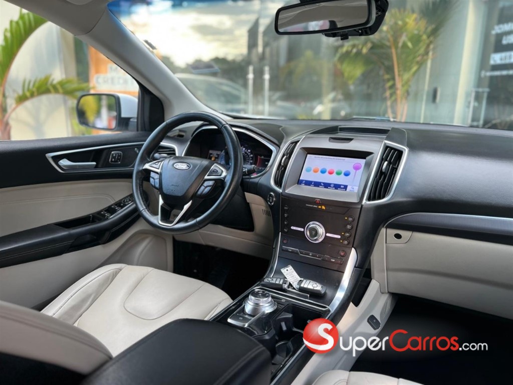 2020 Ford EDGE Titanium — foto 7 / 10