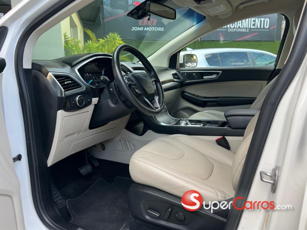 2020 Ford EDGE Titanium — foto 8 / 10