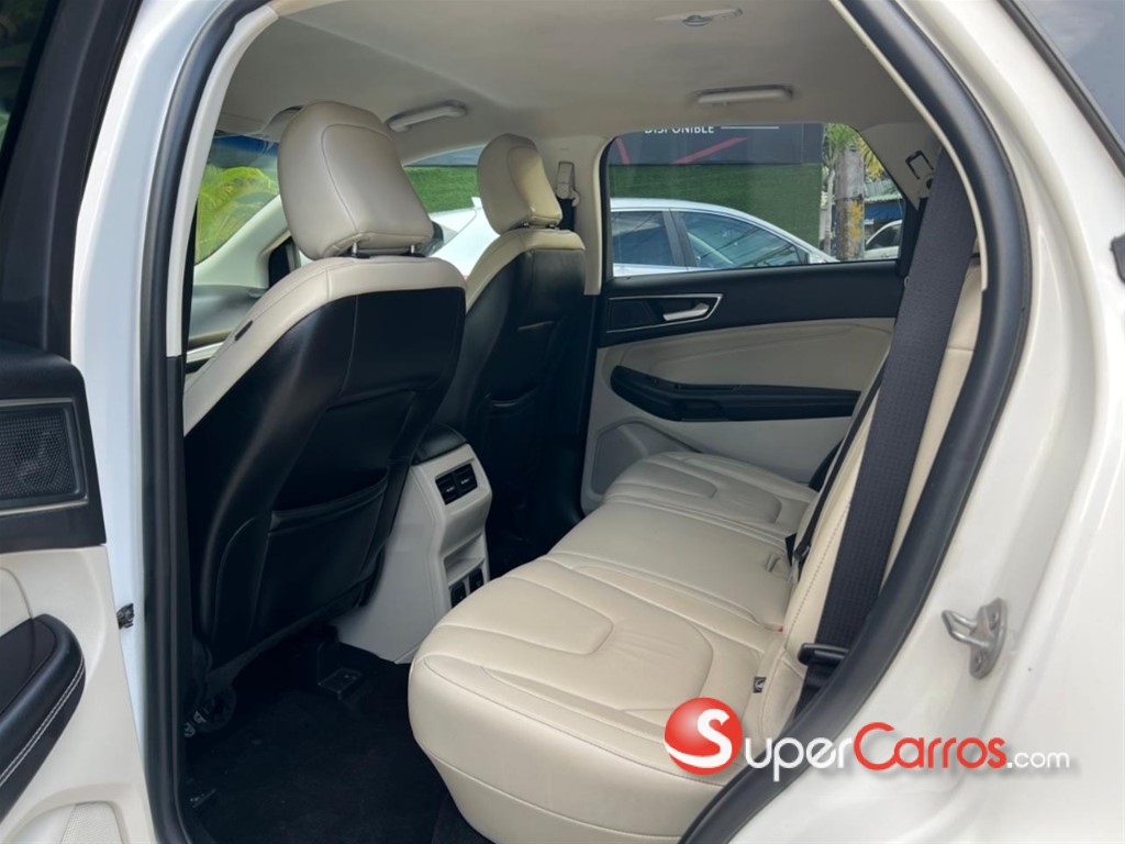2020 Ford EDGE Titanium — foto 10 / 10