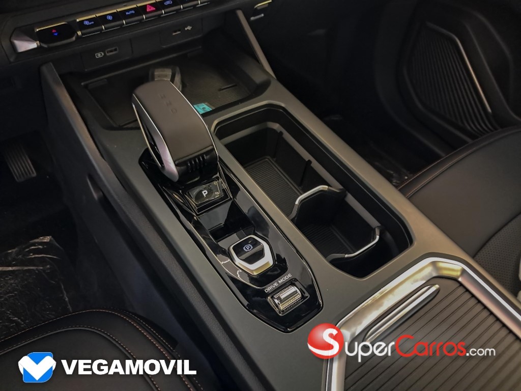 2026 Geely Okavango GF — foto 10 / 12