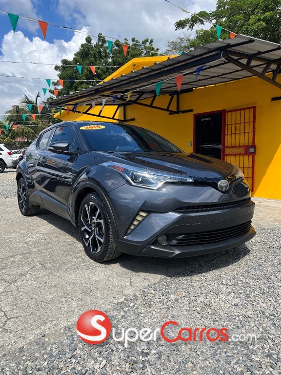 2019 Toyota C-HR XLE — foto 3 / 12