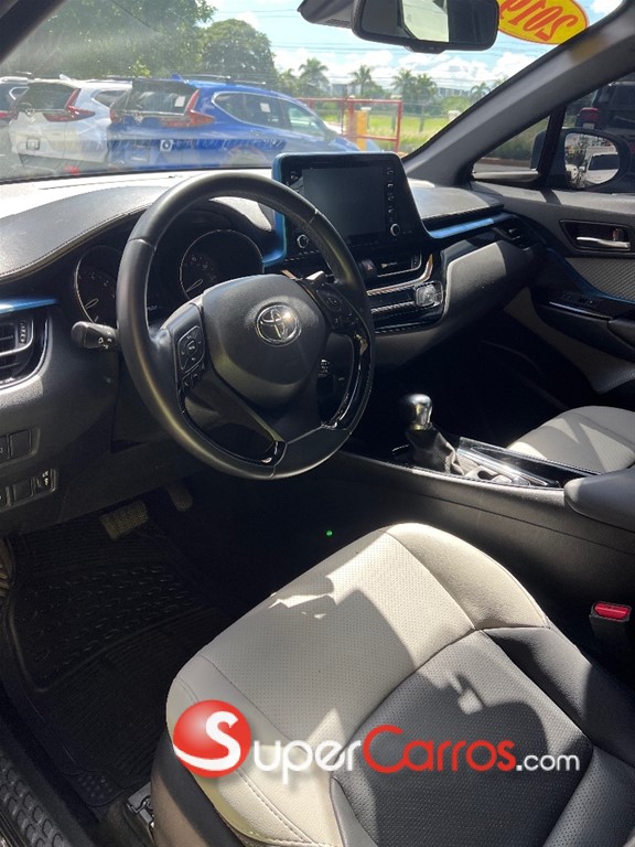2019 Toyota C-HR XLE — foto 7 / 12