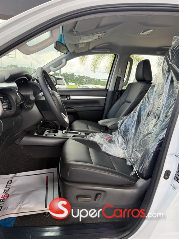 2026 Toyota Hilux SRX — foto 2 / 7