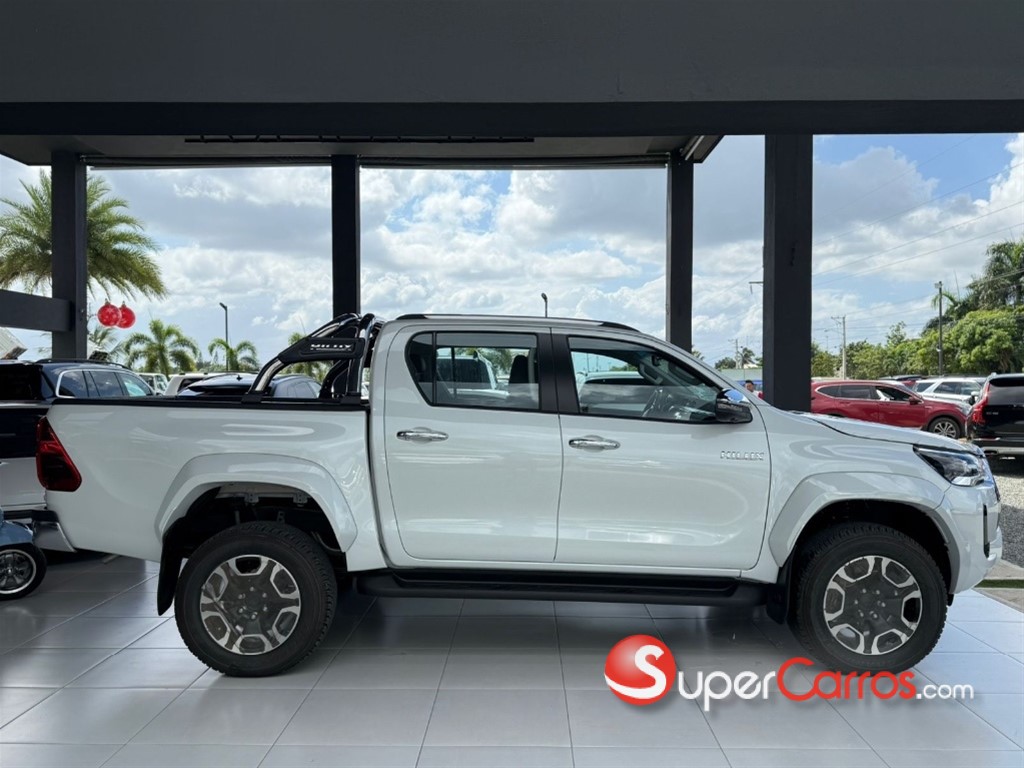 2026 Toyota Hilux SRX — foto 4 / 7