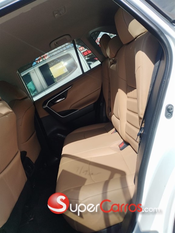 2020 Toyota RAV4 XLE — foto 7 / 8
