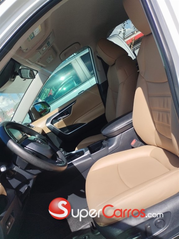 2020 Toyota RAV4 XLE — foto 8 / 8