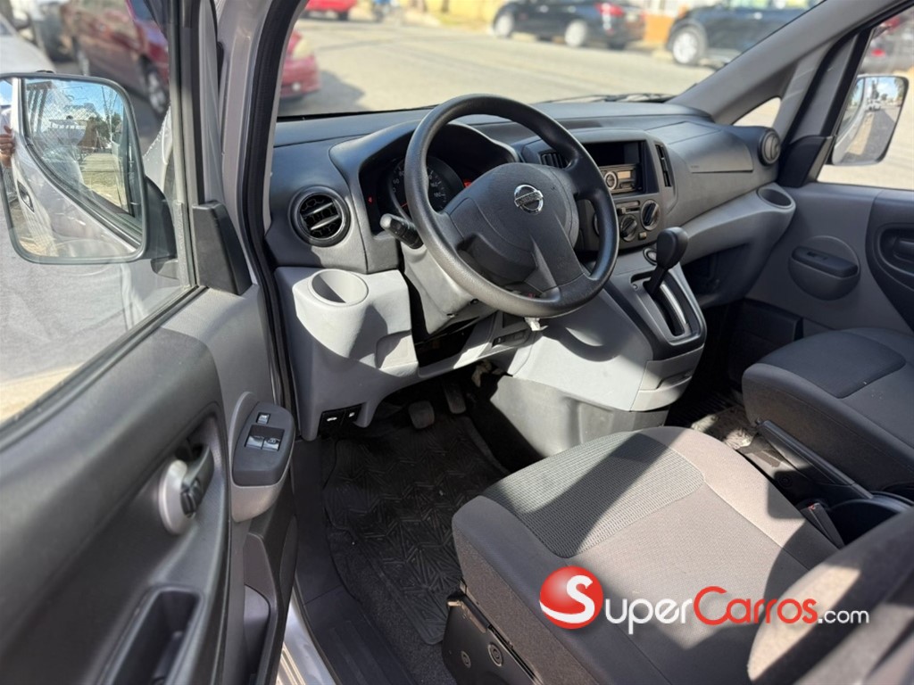 2020 Nissan NV 200 — foto 9 / 11