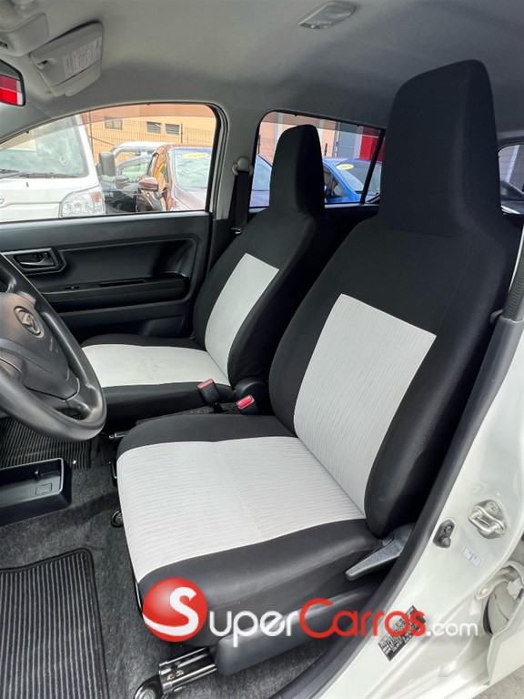 2019 Daihatsu Mira — foto 10 / 12