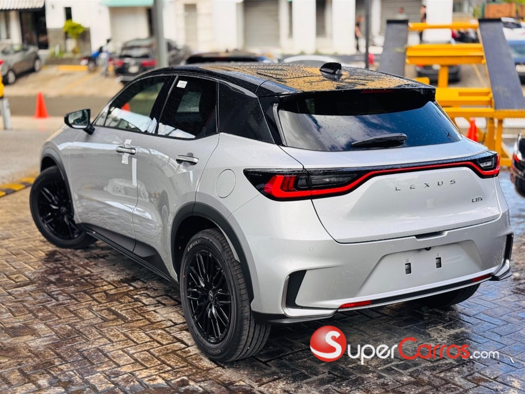 2026 Lexus LBX CoolSportHibrida — foto 4 / 12