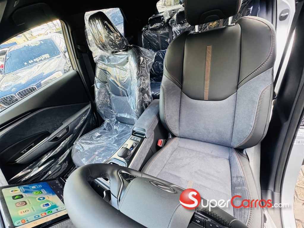 2026 Lexus LBX CoolSportHibrida — foto 10 / 12