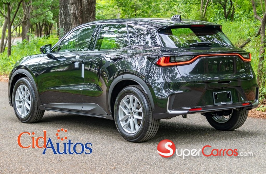 2026 Lexus LBX Elegant Semi Full — foto 3 / 12