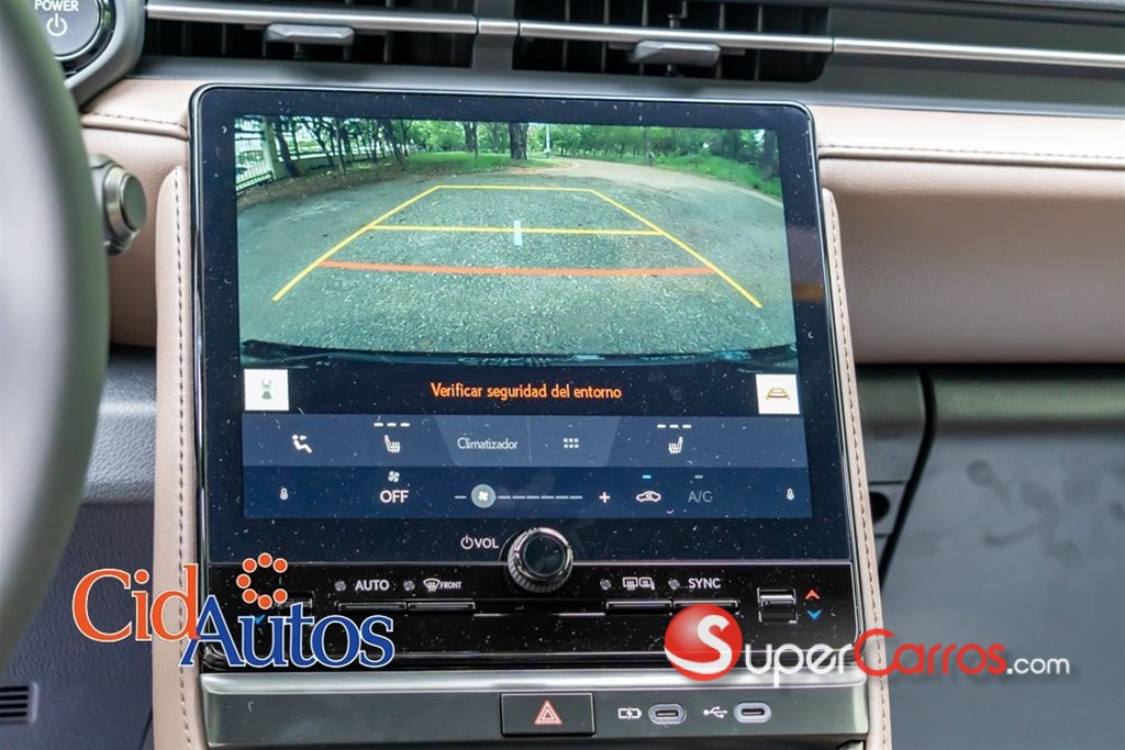 2026 Lexus LBX Elegant Semi Full — foto 7 / 12