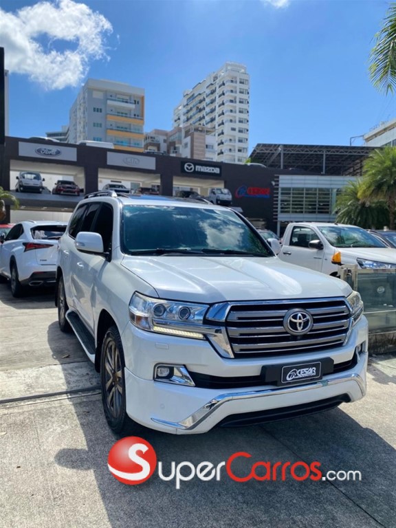 2017 Toyota Land Cruiser
