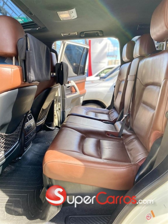 2017 Toyota Land Cruiser — foto 6 / 8