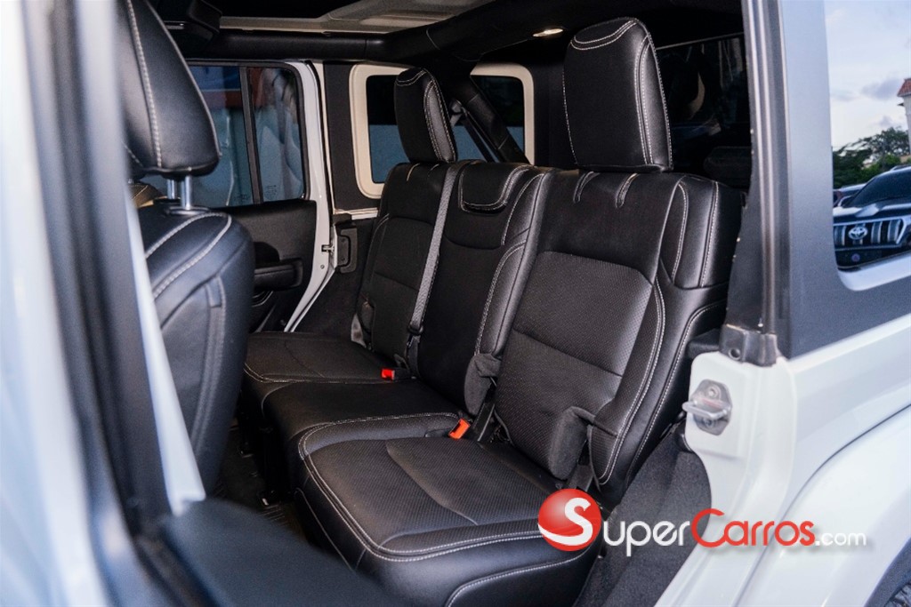2020 Jeep Wrangler Unlimited Sport — foto 10 / 12