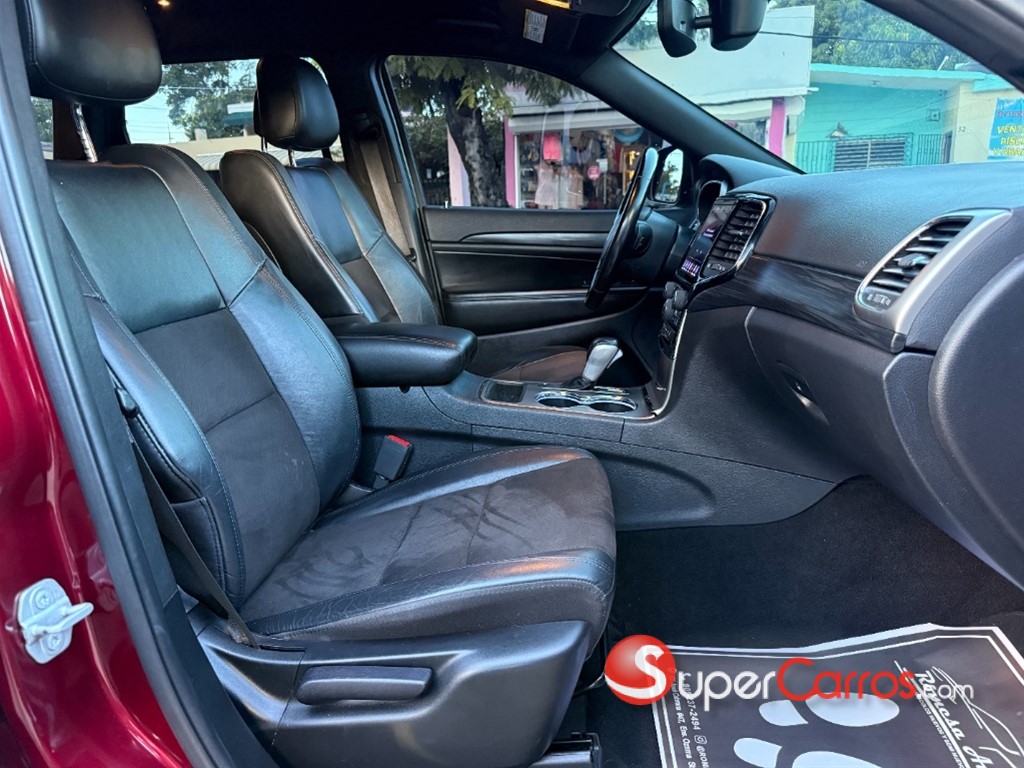 2020 Jeep Grand Cherokee Altitude — foto 9 / 10