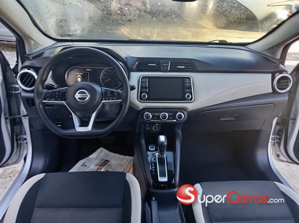 2021 Nissan Versa SV — foto 7 / 12