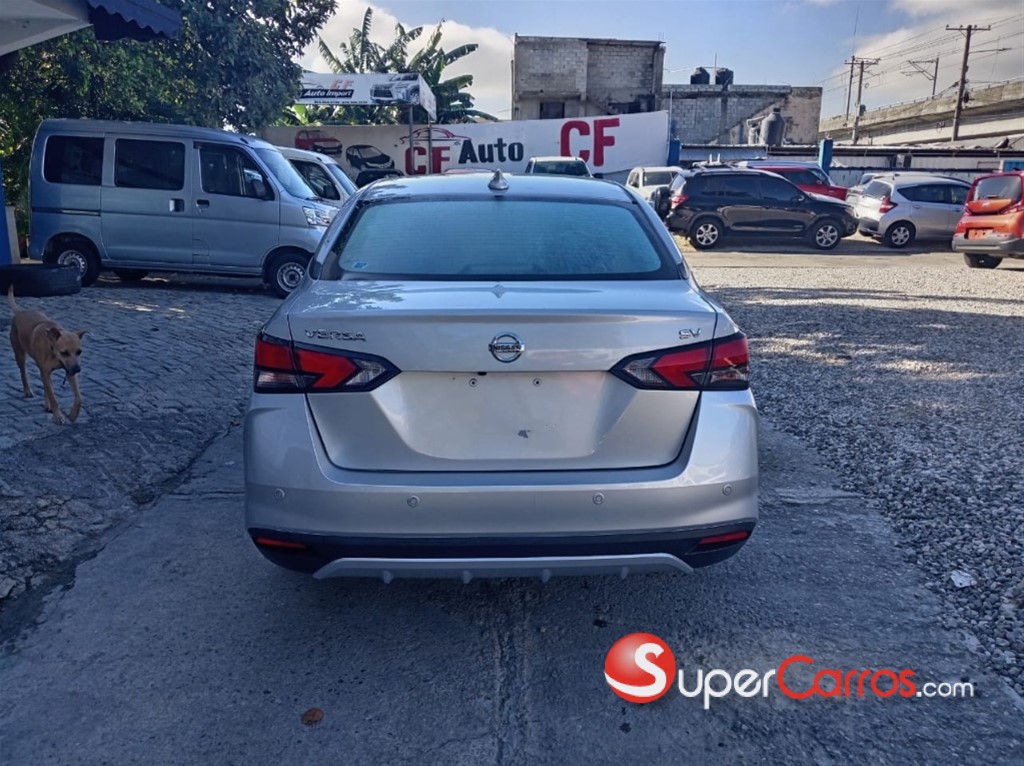 2021 Nissan Versa SV — foto 9 / 12