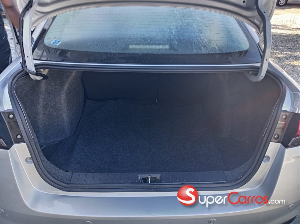 2021 Nissan Versa SV — foto 12 / 12