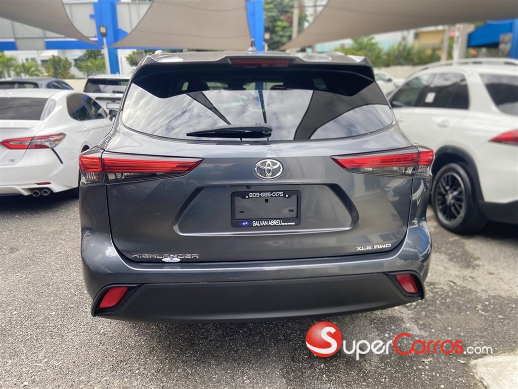 2020 Toyota Highlander XLE — foto 5 / 12