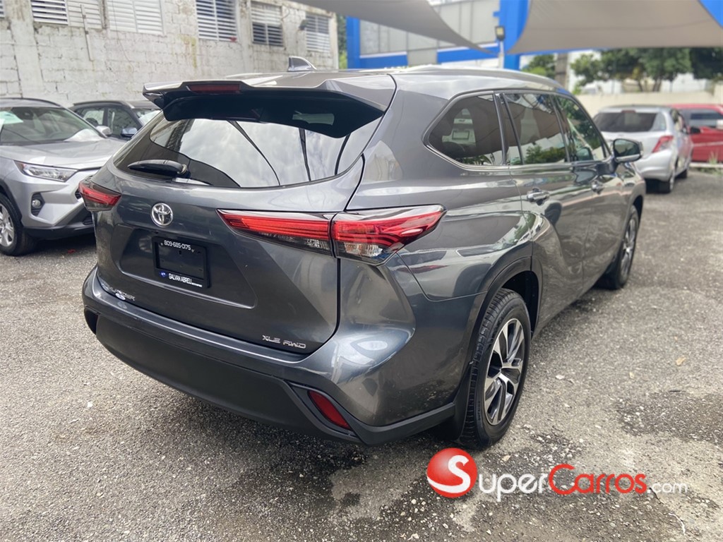 2020 Toyota Highlander XLE — foto 6 / 12