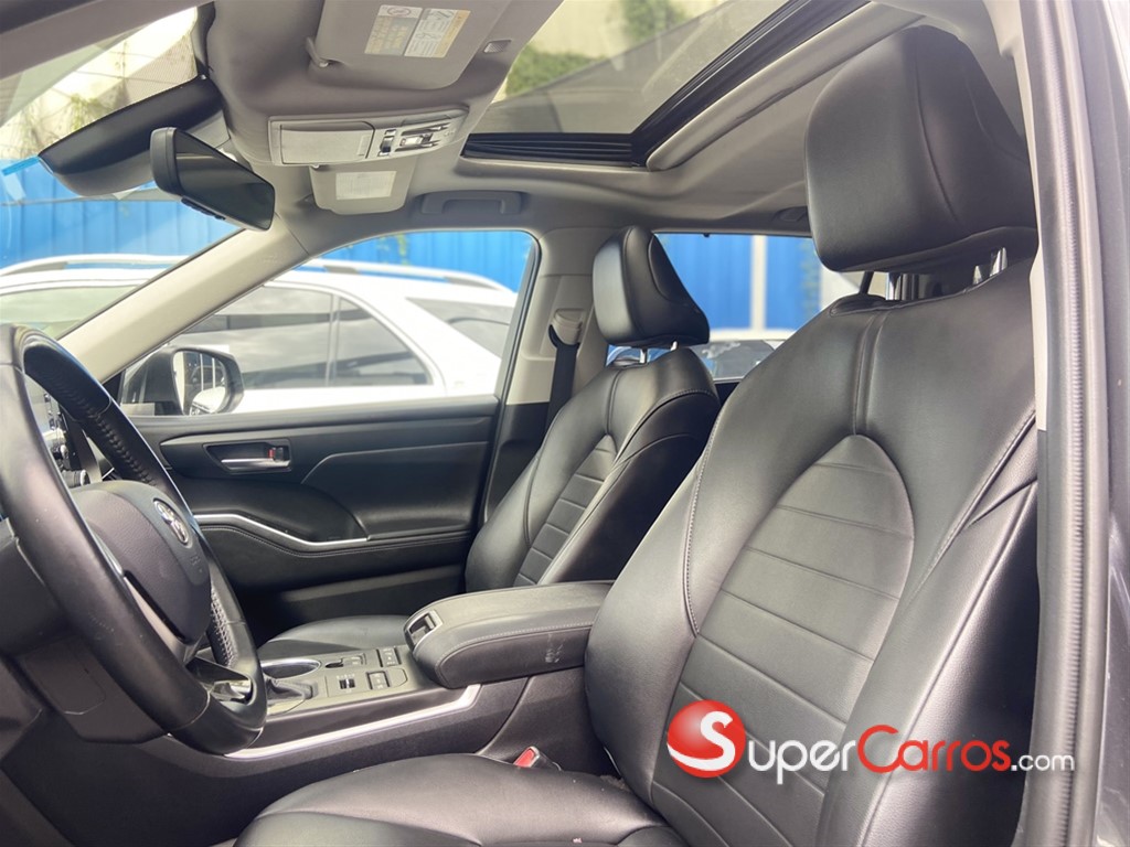 2020 Toyota Highlander XLE — foto 8 / 12
