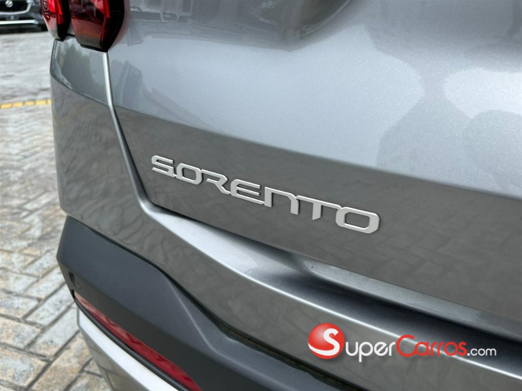 2027 Kia Sorento MQ4 Limited — foto 6 / 11