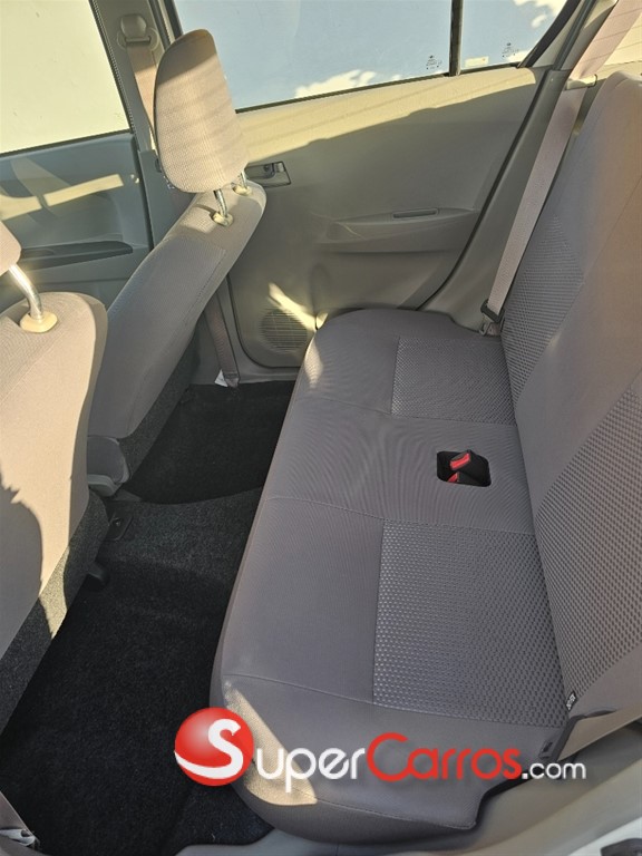 2017 Daihatsu Mira — foto 2 / 7