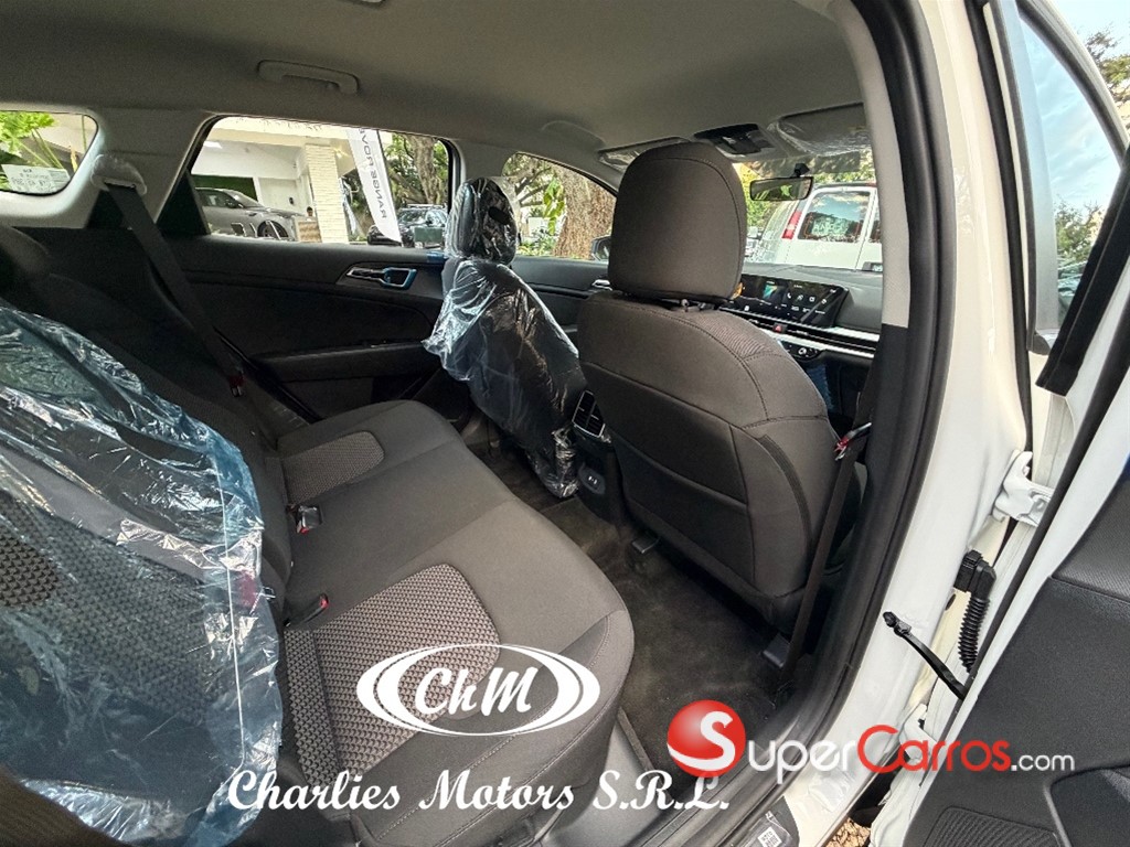 2027 Kia Sportage Sport — foto 8 / 11