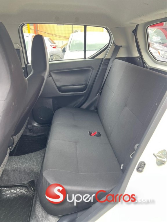 2020 Daihatsu Mira — foto 6 / 12