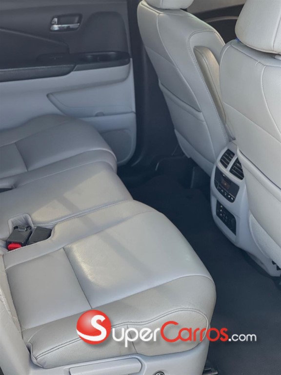 2016 Honda Pilot Touring — foto 8 / 9