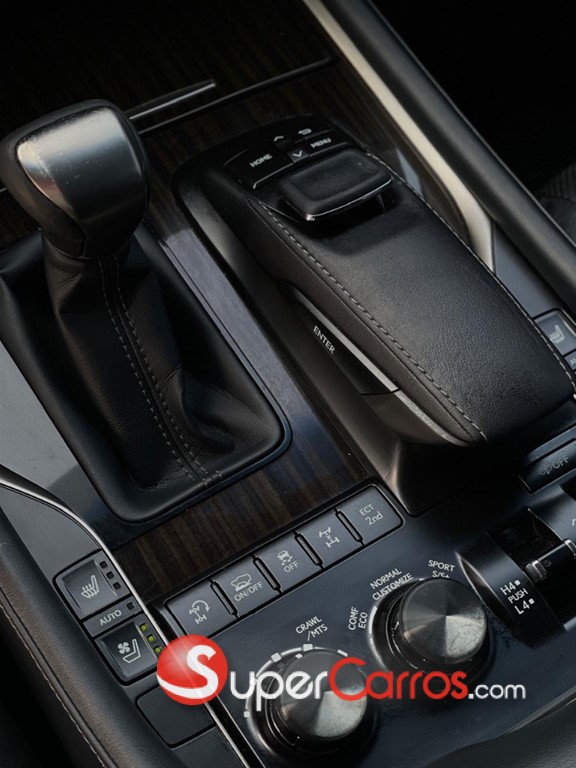 2019 Lexus LX 570 — foto 9 / 12