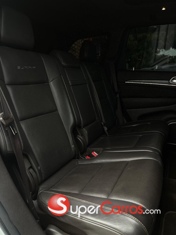 2016 Jeep Grand Cherokee SUMMIT — foto 9 / 10