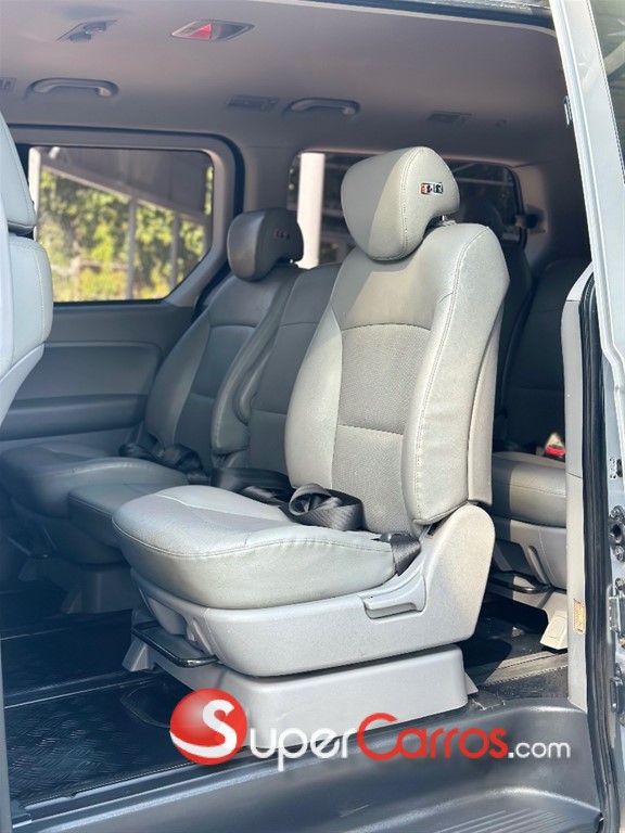 2020 Hyundai Grand Starex — foto 11 / 12